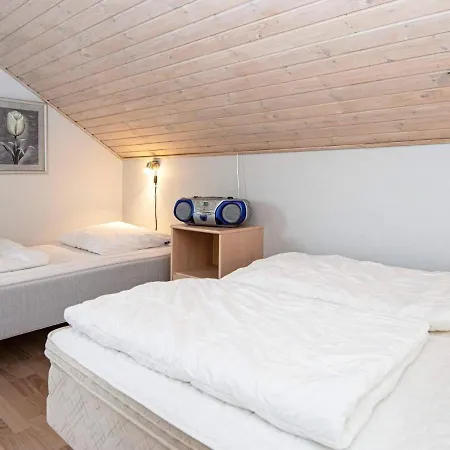 Casa vacanze 5 Person Holiday In R M