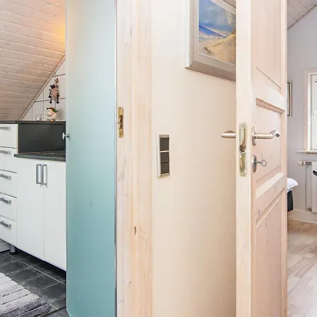 5 Person Holiday In R M